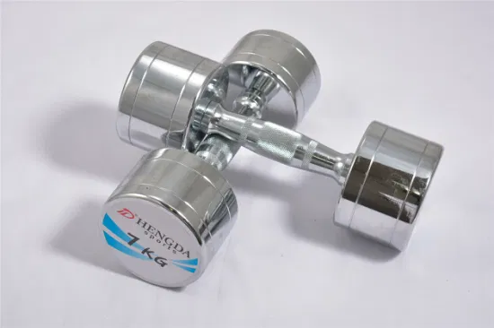 Гантели сферические с отягощениями для женщин. Фитнес-упражнения дома и в спортзале.